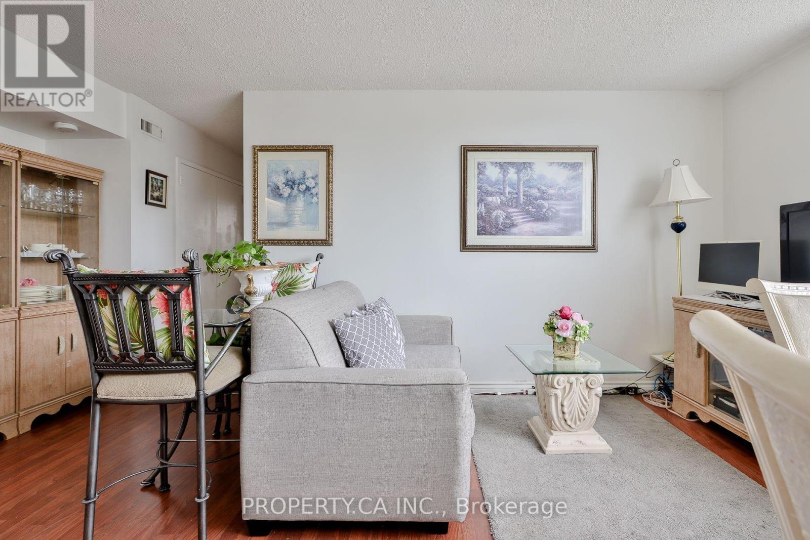 517- 5 Parkway Forest Drive, Toronto, ON photo 5