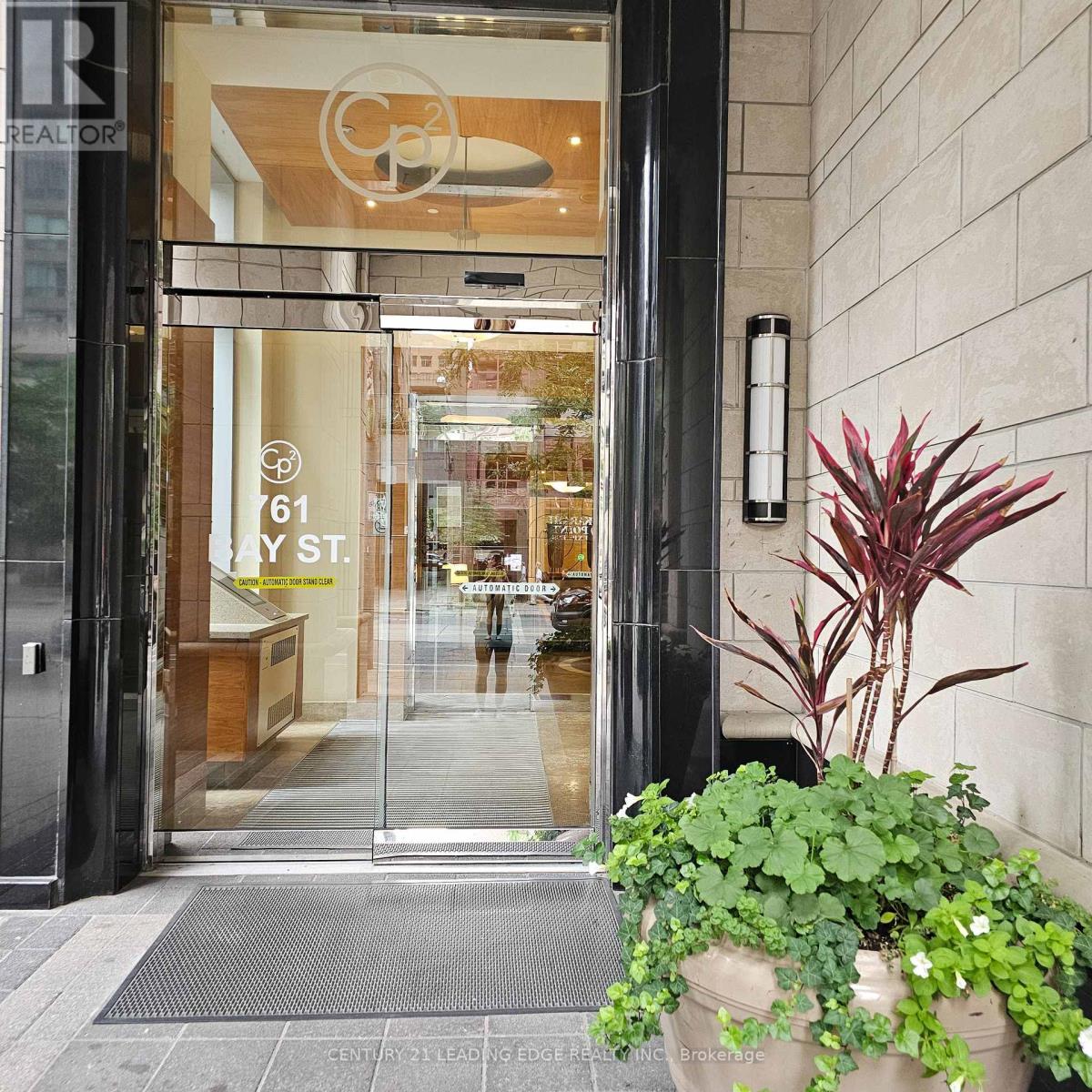 714 - 761 BAY STREET, Toronto (Bay Street Corridor) — photo 2