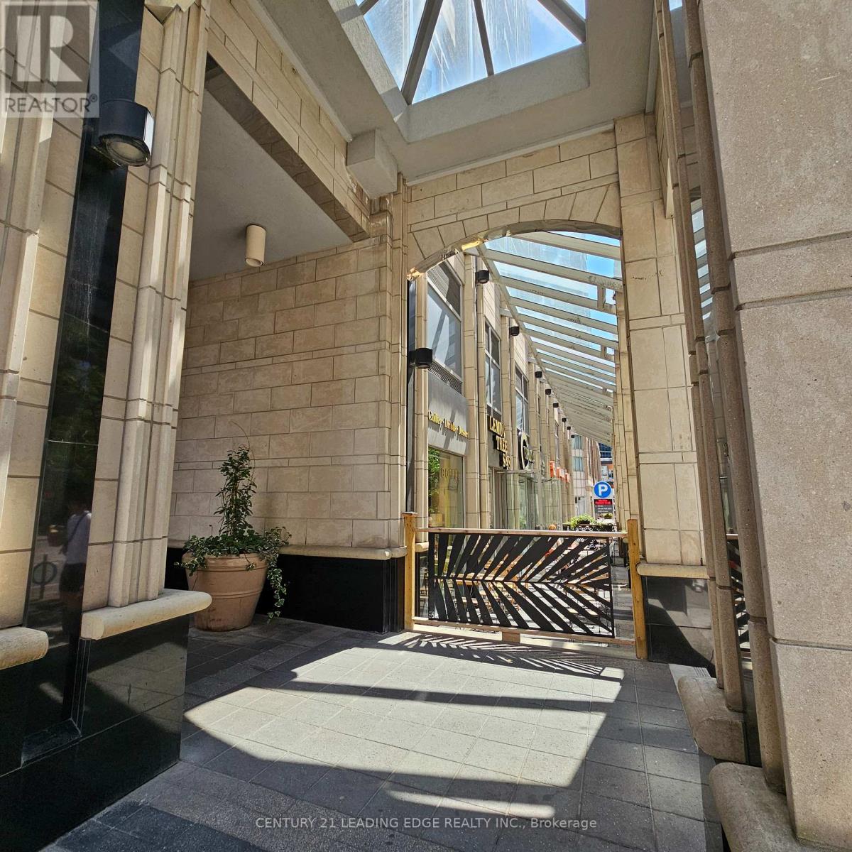 761 Bay Street — photo 34