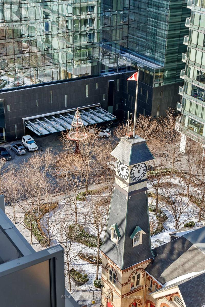 11 Yorkville Avenue — photo 18