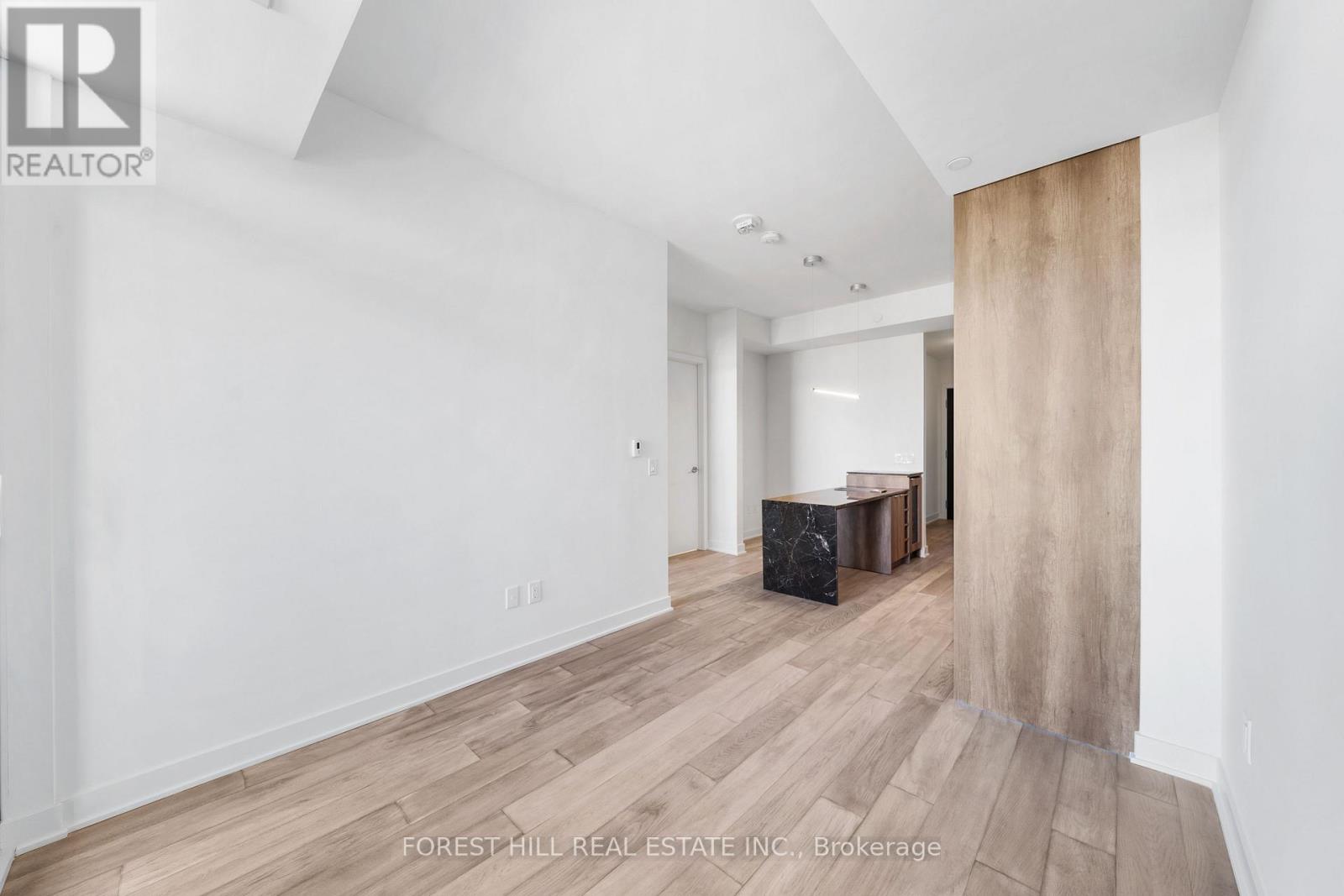 11 Yorkville Avenue — photo 19