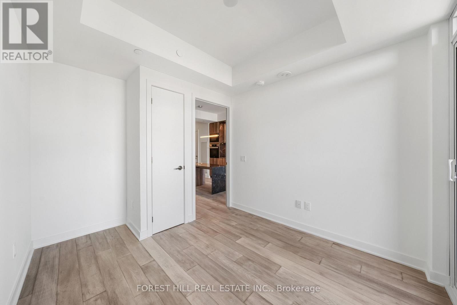 11 Yorkville Avenue — photo 20