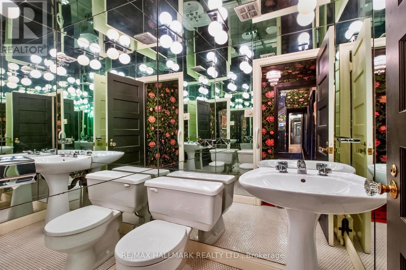 11 Pine Hill Road, Toronto, ON photo 15