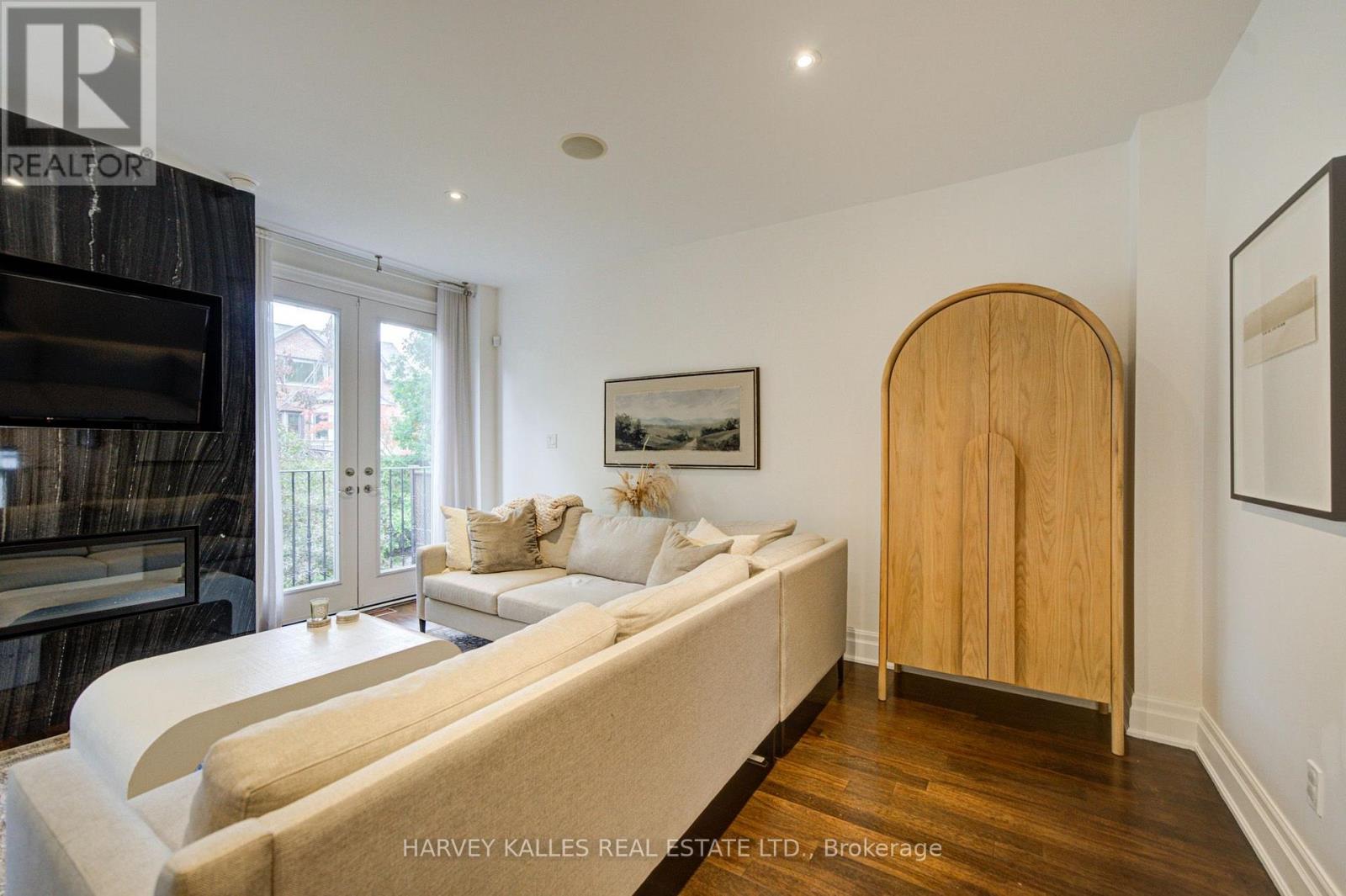 328 DOUGLAS AVENUE - 16