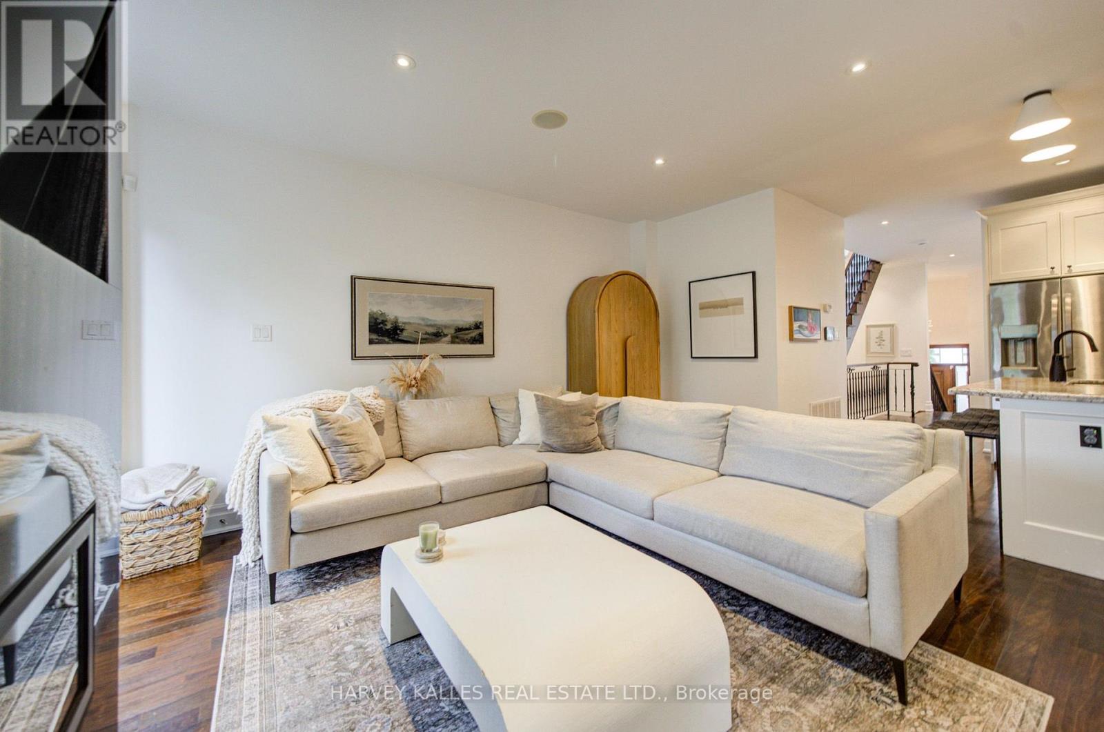 328 Douglas Avenue, Toronto, ON photo 18