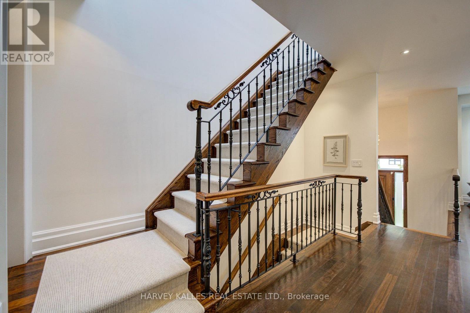328 Douglas Avenue, Toronto, ON photo 21
