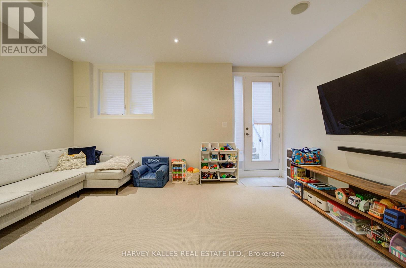 328 DOUGLAS AVENUE - 38