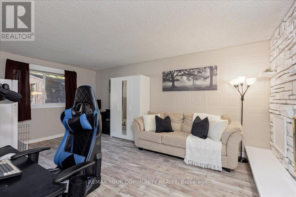 176 GARDEN AVENUE - 17