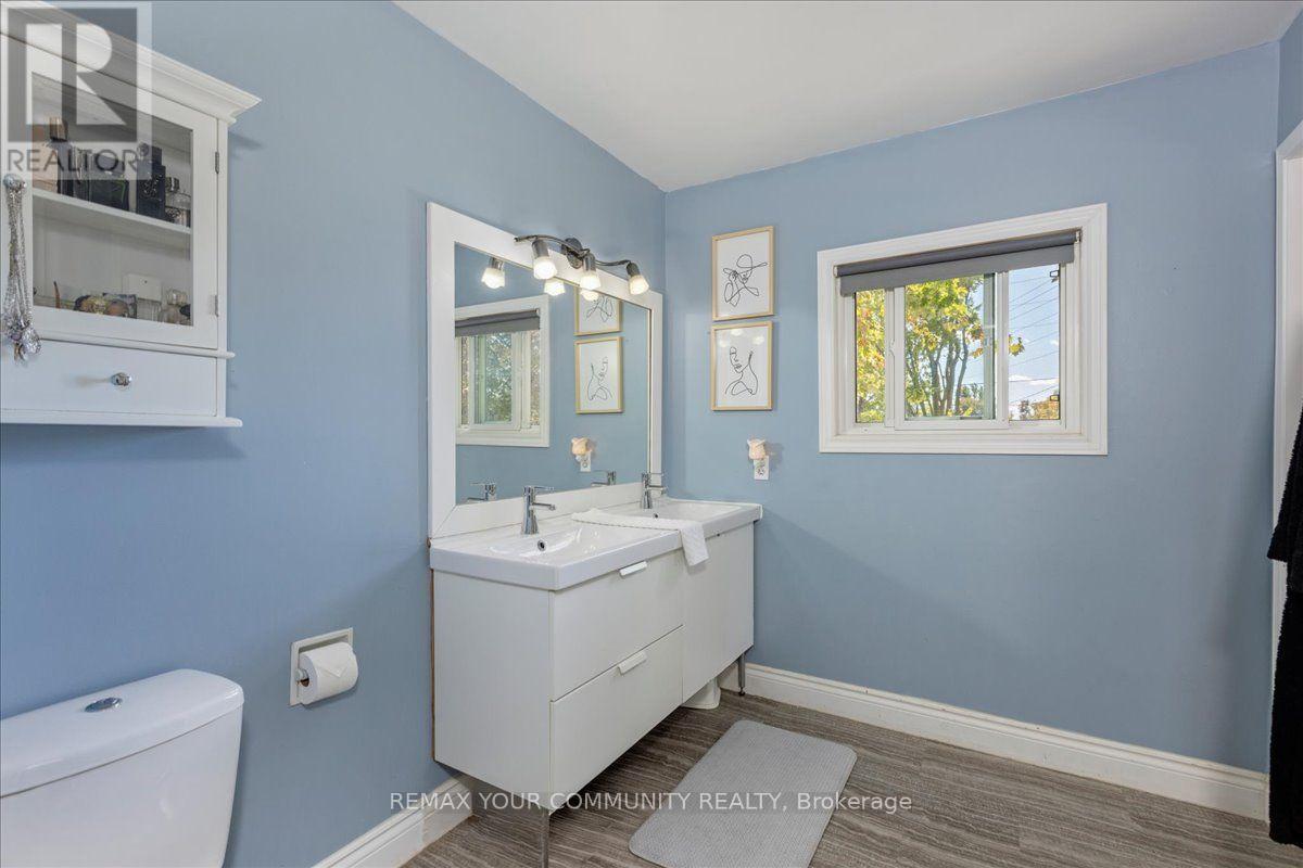 176 GARDEN AVENUE - 22