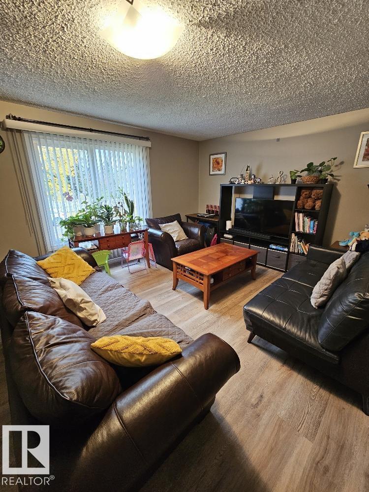 12906-12908 68 Street NW, photo 12