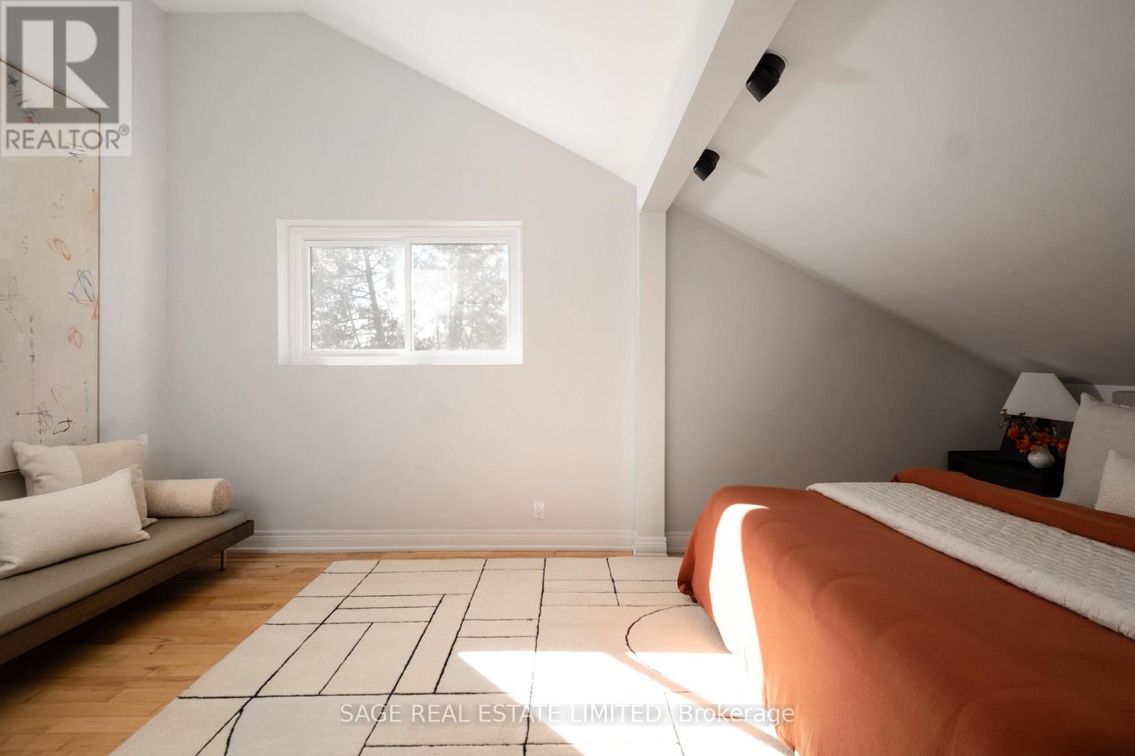 35 CHAPMAN AVENUE - 10