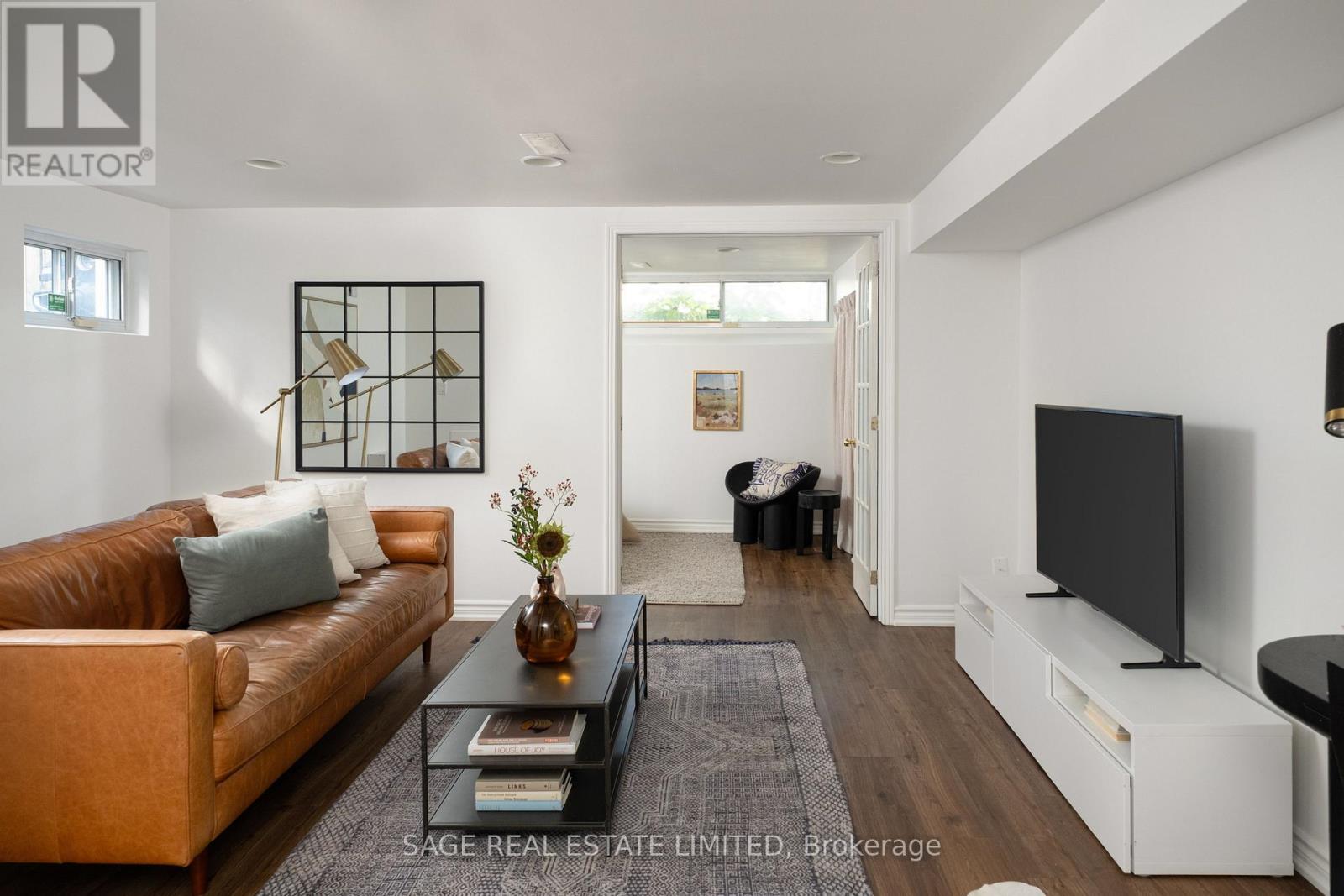 35 CHAPMAN AVENUE - 34
