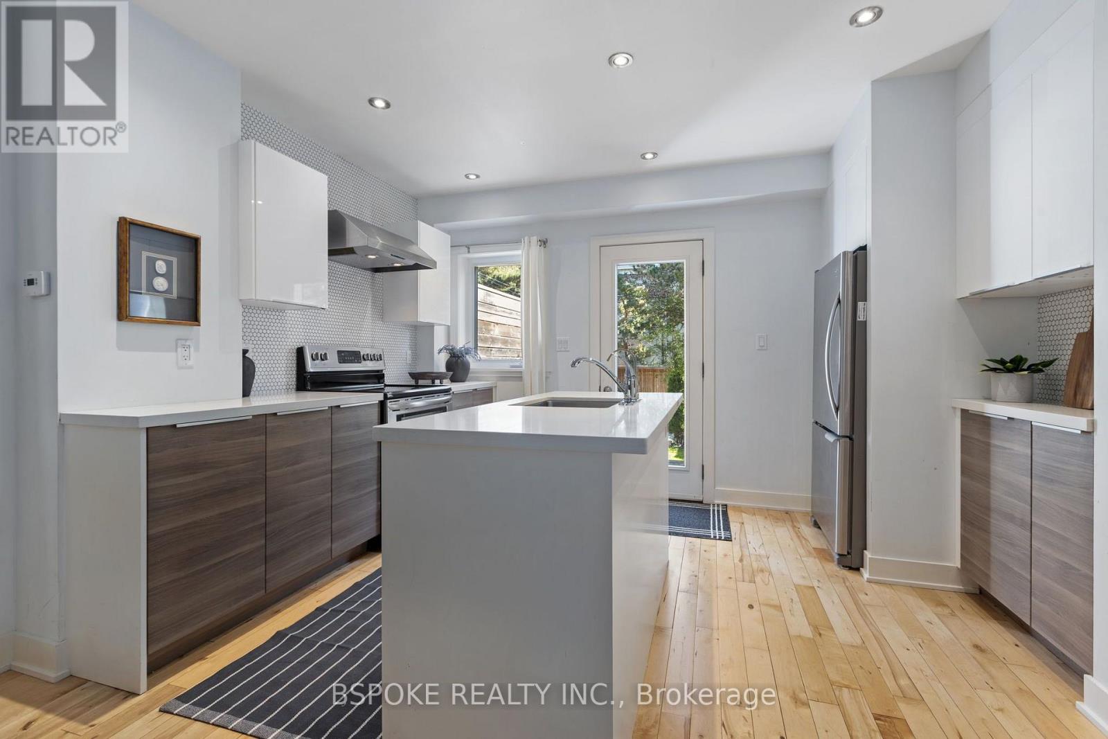 389 COXWELL AVENUE - 10