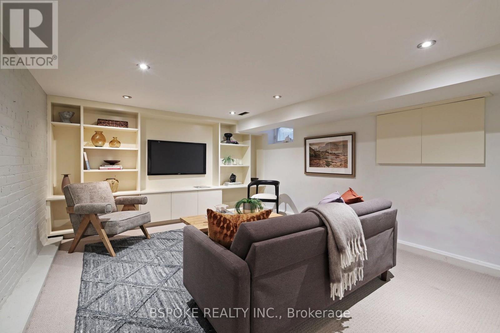 389 COXWELL AVENUE - 21