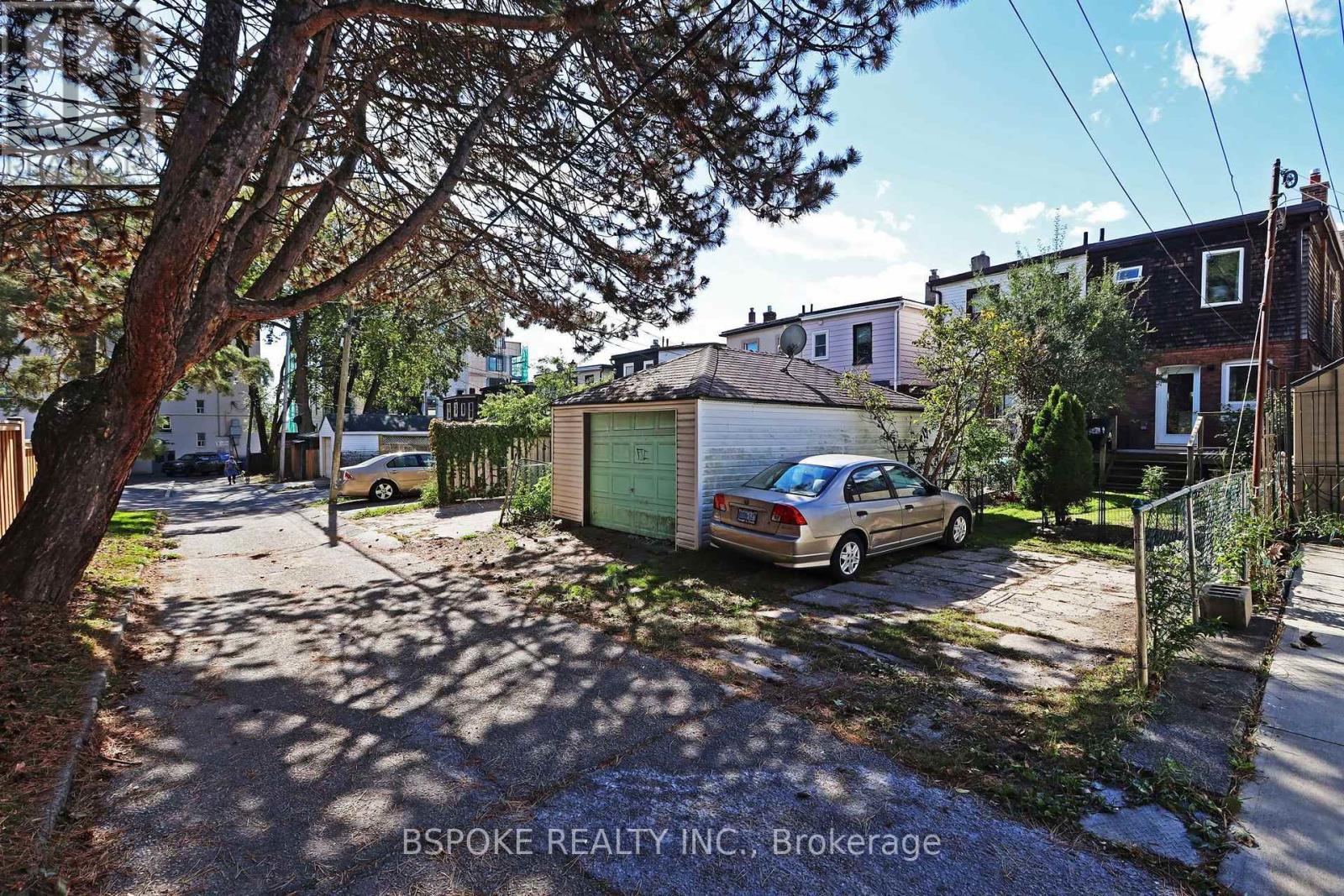 389 Coxwell Avenue — photo 32