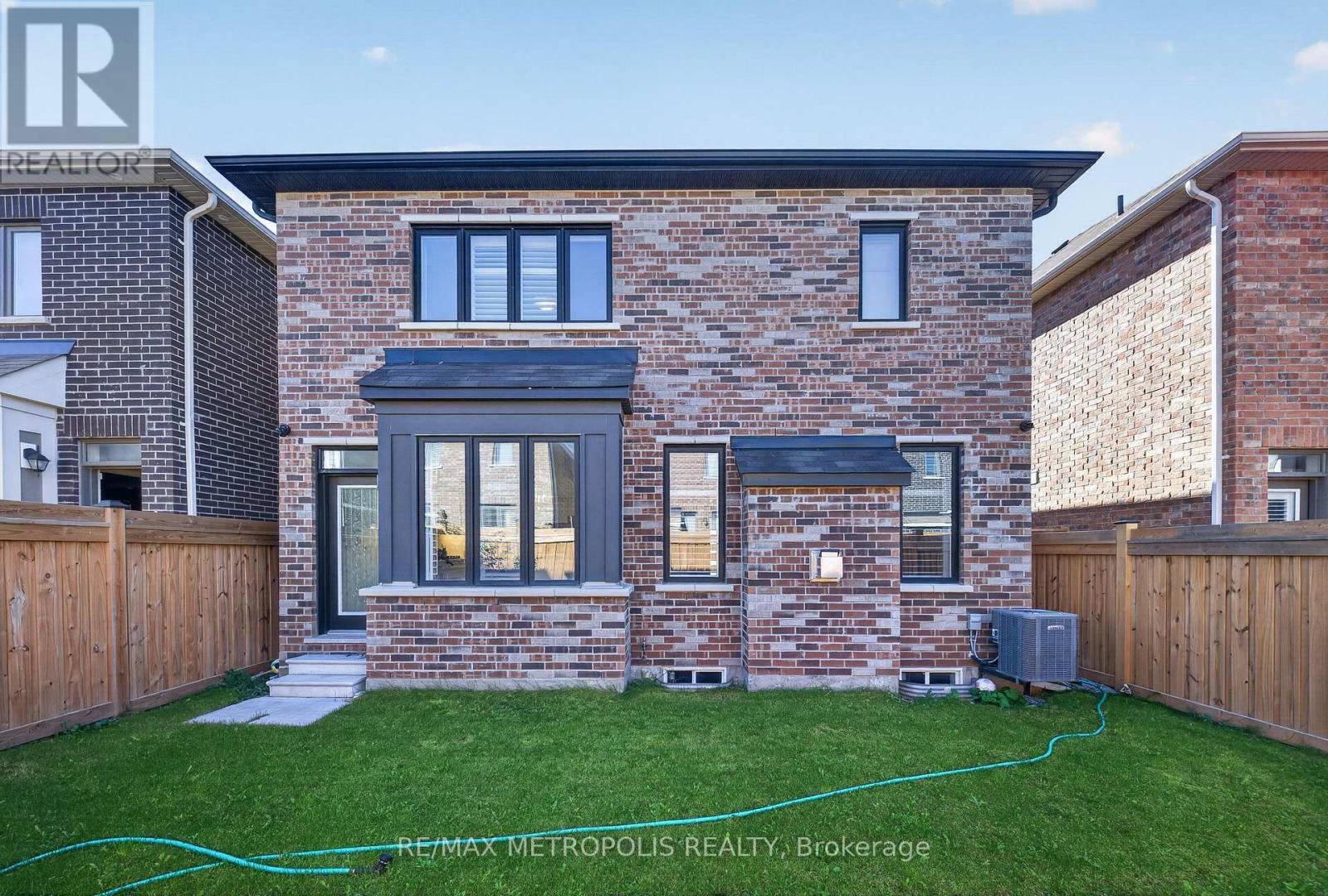 32 Lockyer Drive, Whitby, ON photo 24