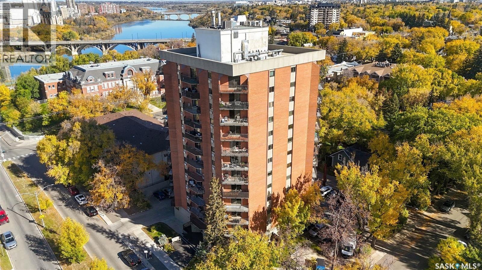 #1005 717 Victoria AVENUE - 35