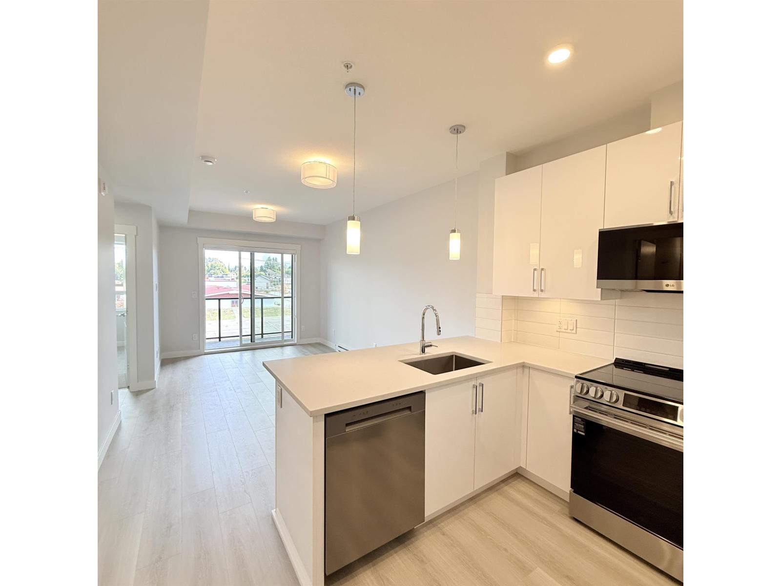419 8423 CEDAR STREET, Mission - Image 1