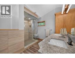 8331 33 Avenue NW - photo 22