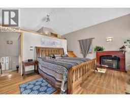 8331 33 Avenue NW - photo 17