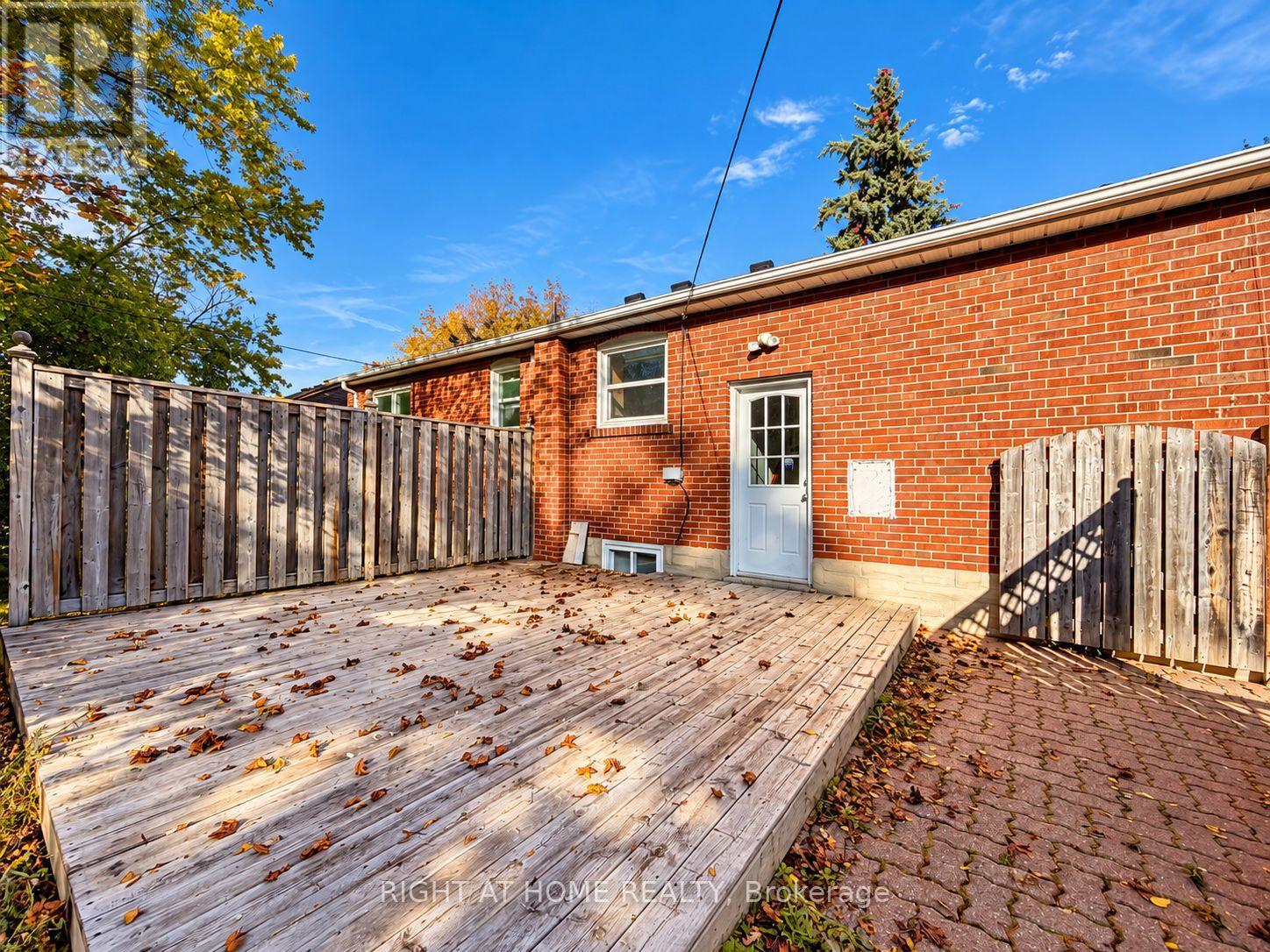 72 Monkswood Crescent — photo 4