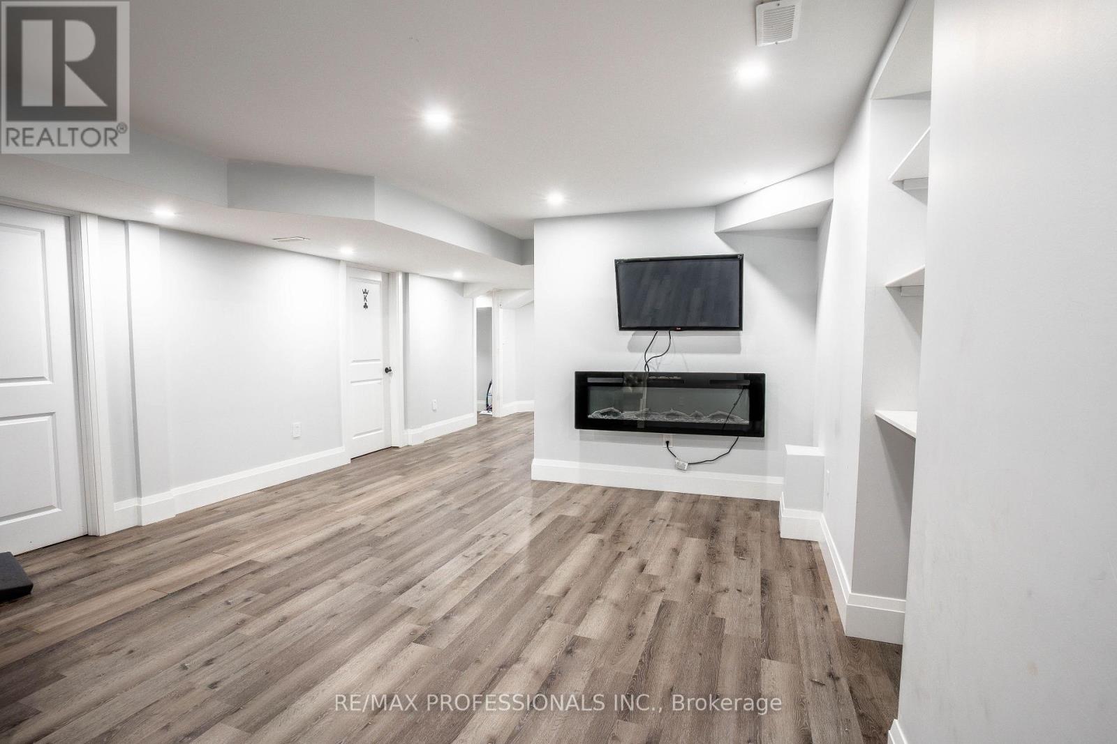 LOWER - 129 HUTCHINSON DRIVE, New Tecumseth (Alliston) — photo 2