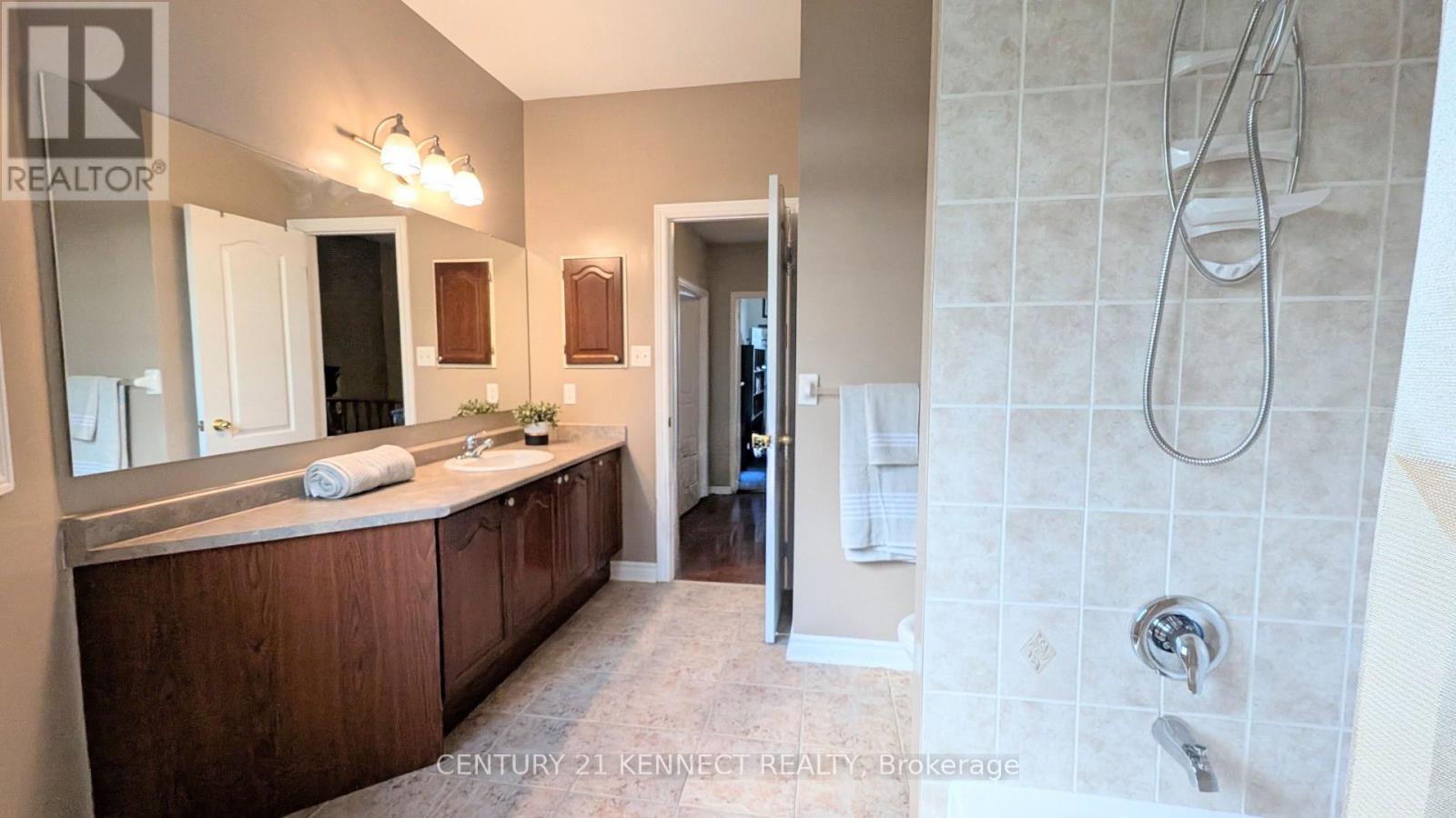 365 Old Colony Road, Richmond Hill, ON photo 27