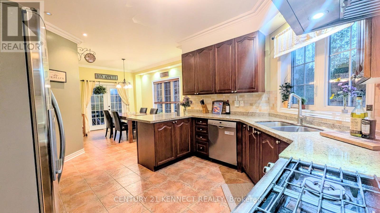 365 OLD COLONY ROAD, Richmond Hill (Oak Ridges Lake Wilcox) — photo 4