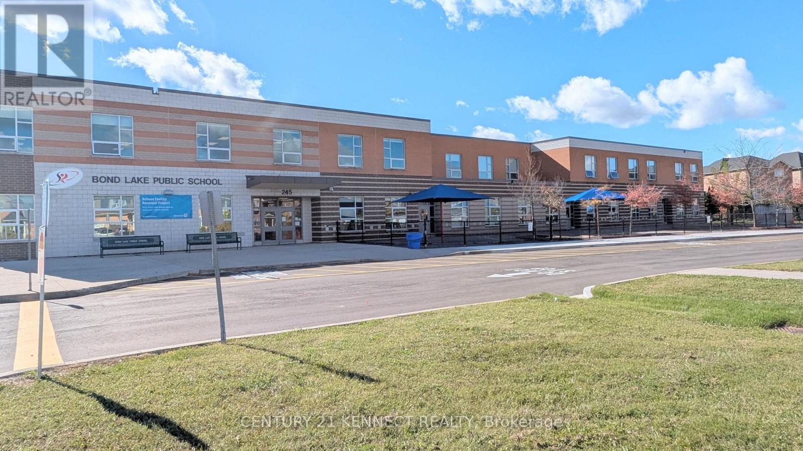 365 Old Colony Road, Richmond Hill, ON photo 42