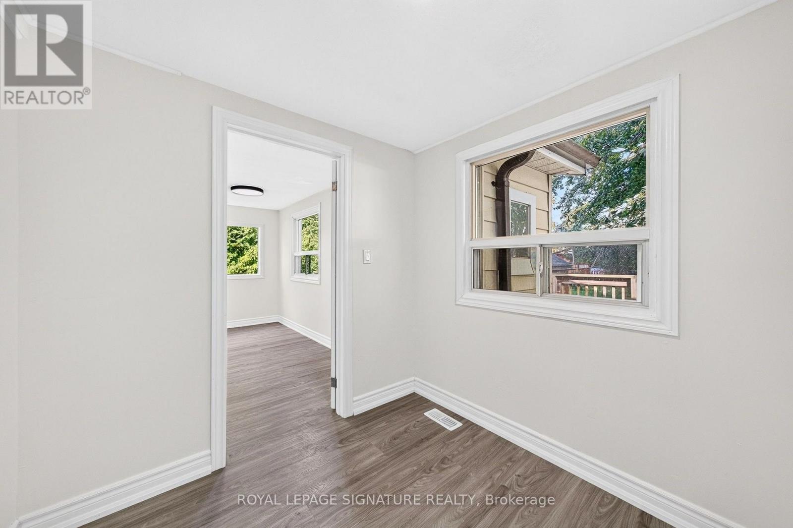 54 FARLEY CIRCLE - 23