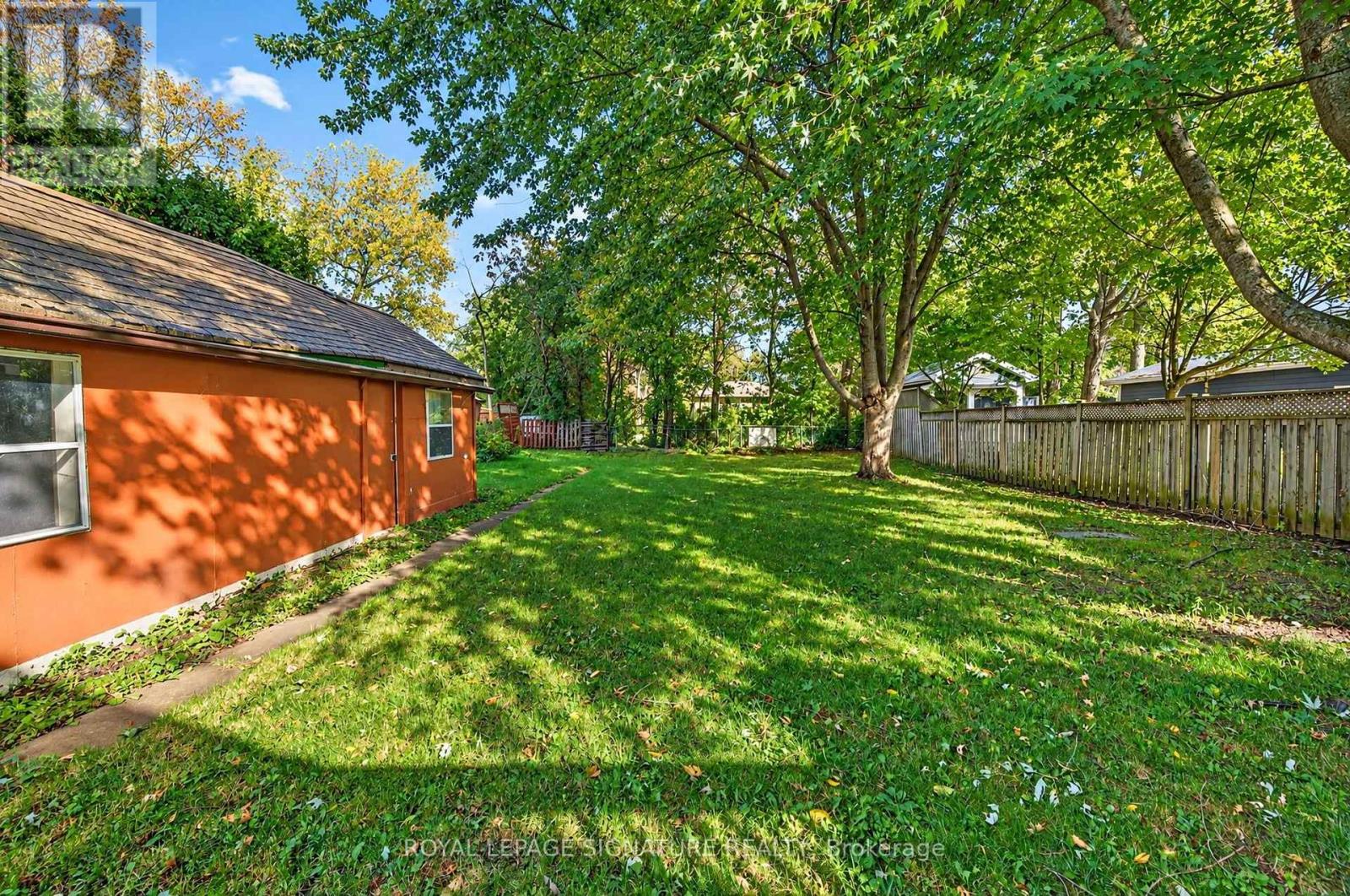 54 FARLEY CIRCLE - 39