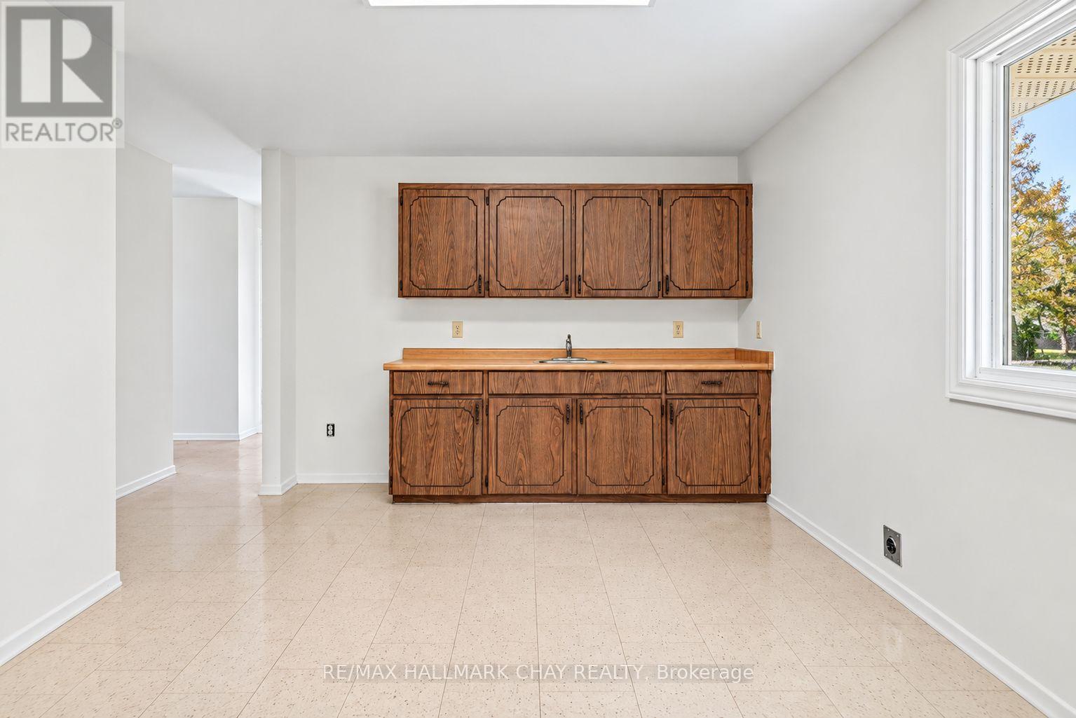 14 Heath Street, Barrie, ON photo 13