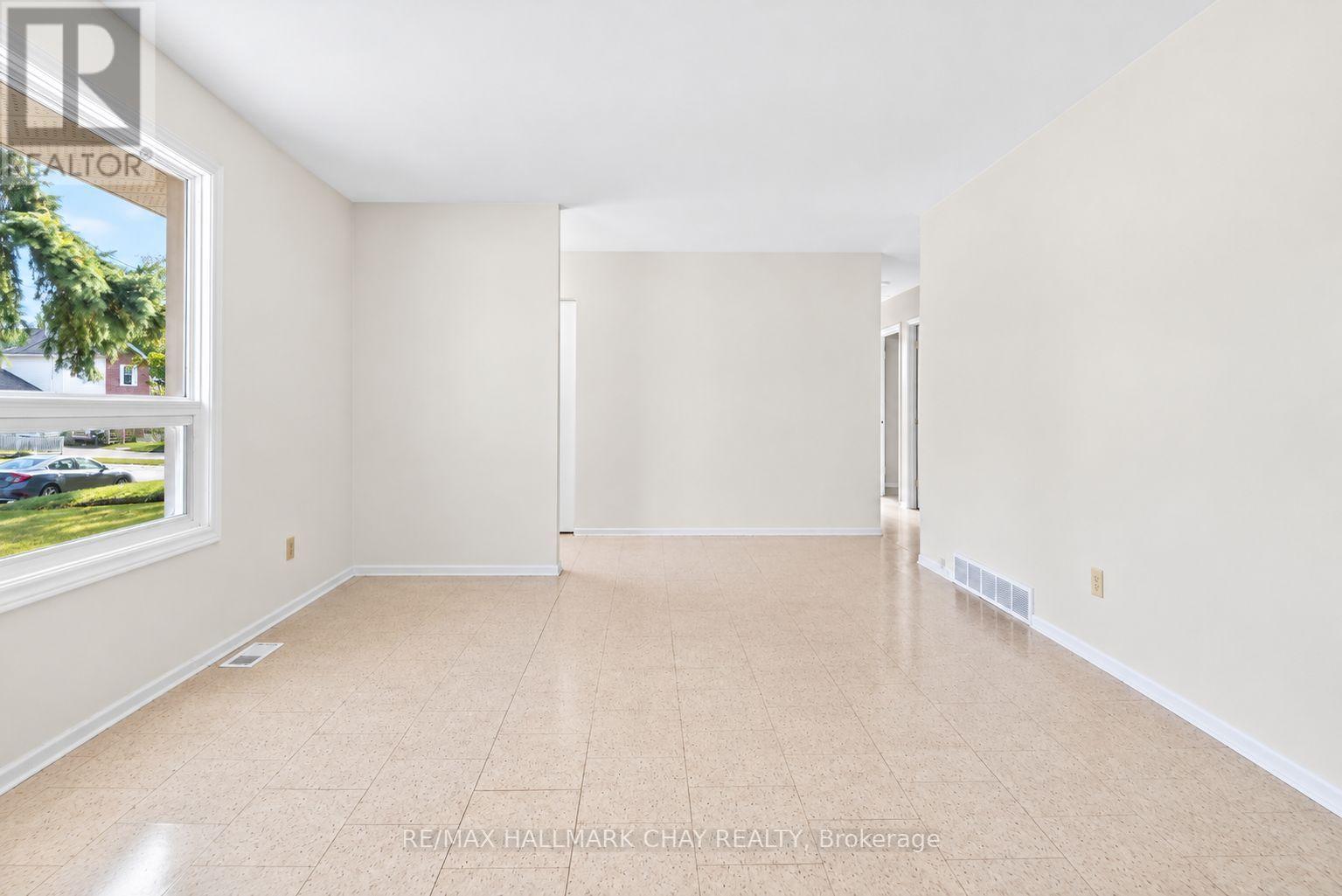 14 Heath Street, Barrie, ON photo 16
