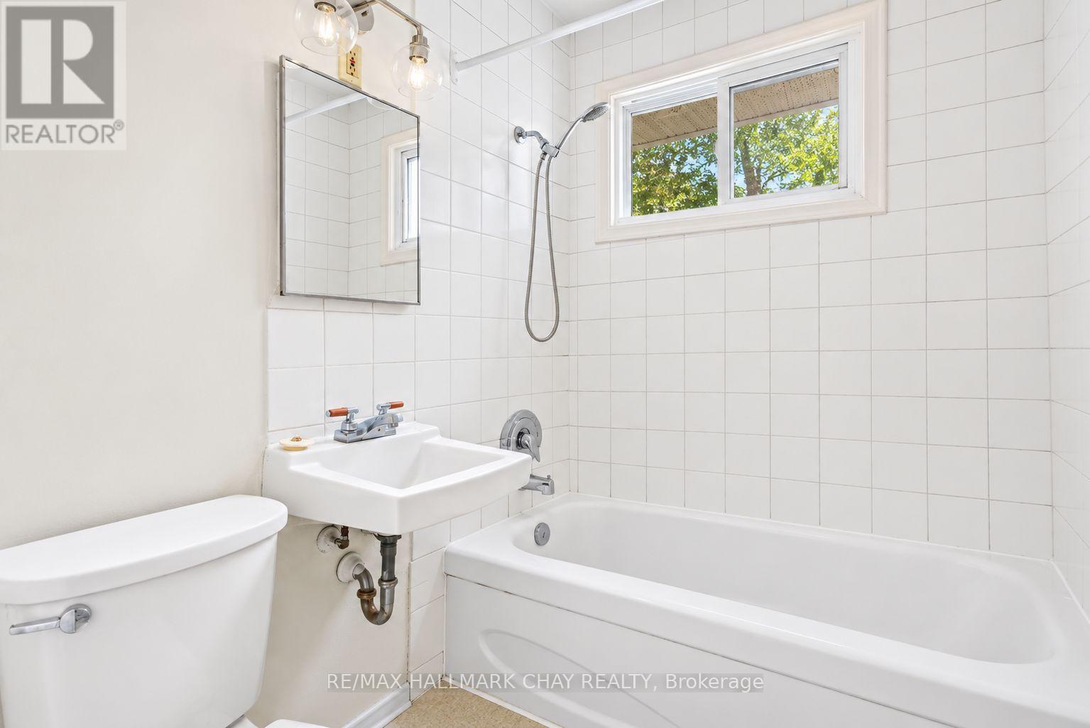14 Heath Street, Barrie, ON photo 19