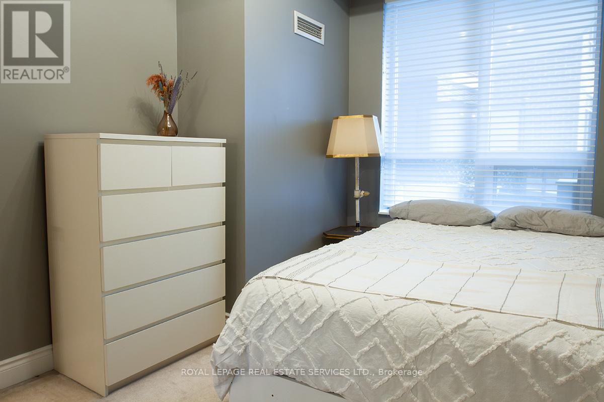 219 - 25 EARLINGTON AVENUE, Toronto (Kingsway South) — photo 10