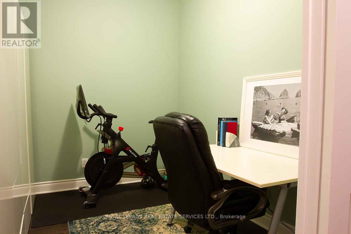 219 - 25 EARLINGTON AVENUE, Toronto (Kingsway South) — photo 12