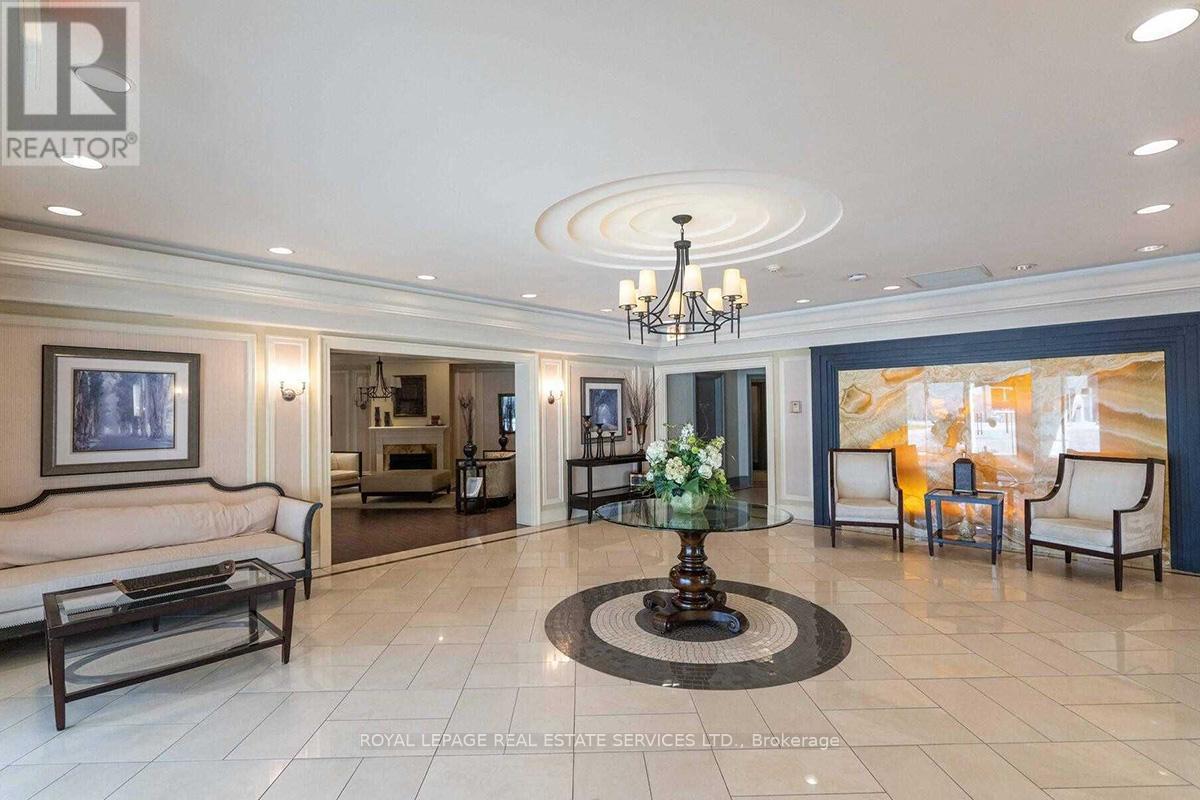 219 - 25 EARLINGTON AVENUE, Toronto (Kingsway South) — photo 2
