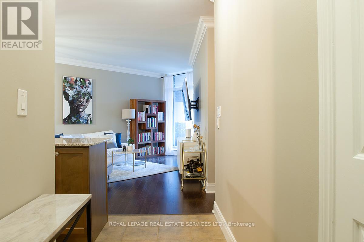 219 - 25 EARLINGTON AVENUE, Toronto (Kingsway South) — photo 5