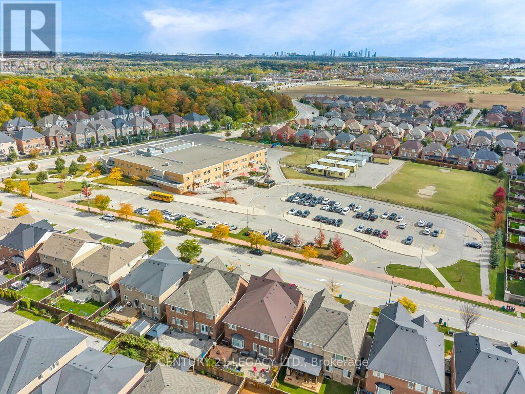 20 WARDSVILLE DRIVE W - 32