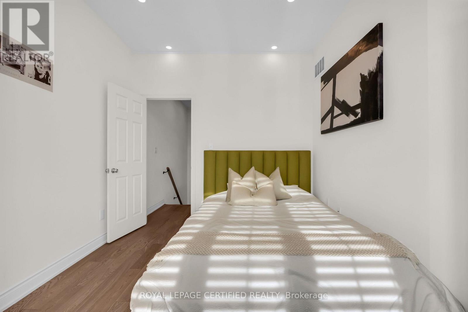 630 MOCKRIDGE TERRACE - 24