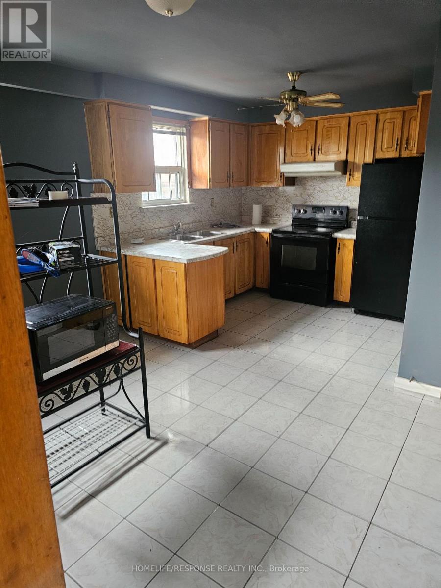 9 SONGWOOD DRIVE, Toronto (Humbermede) — photo 5