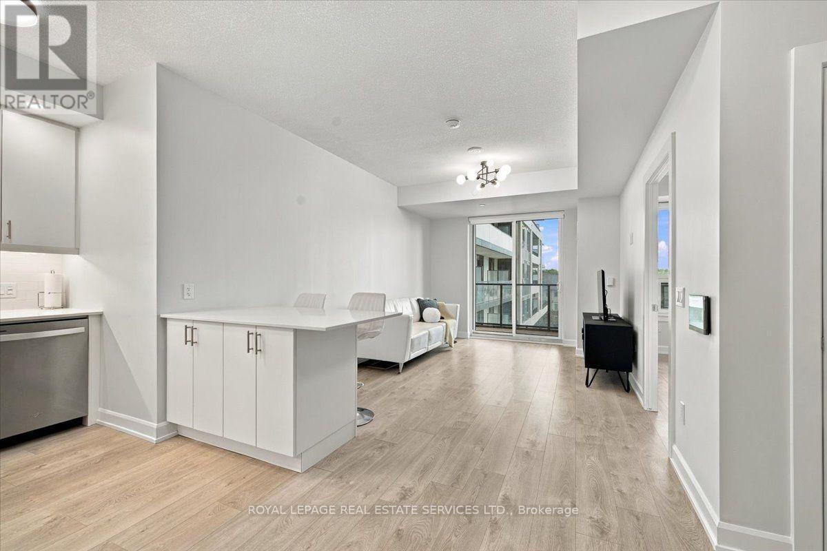 #402 3220 WILLIAM COLTSON AVENUE - 13