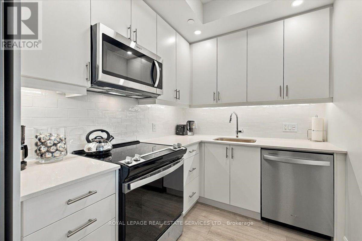 #402 3220 WILLIAM COLTSON AVENUE - Image 27