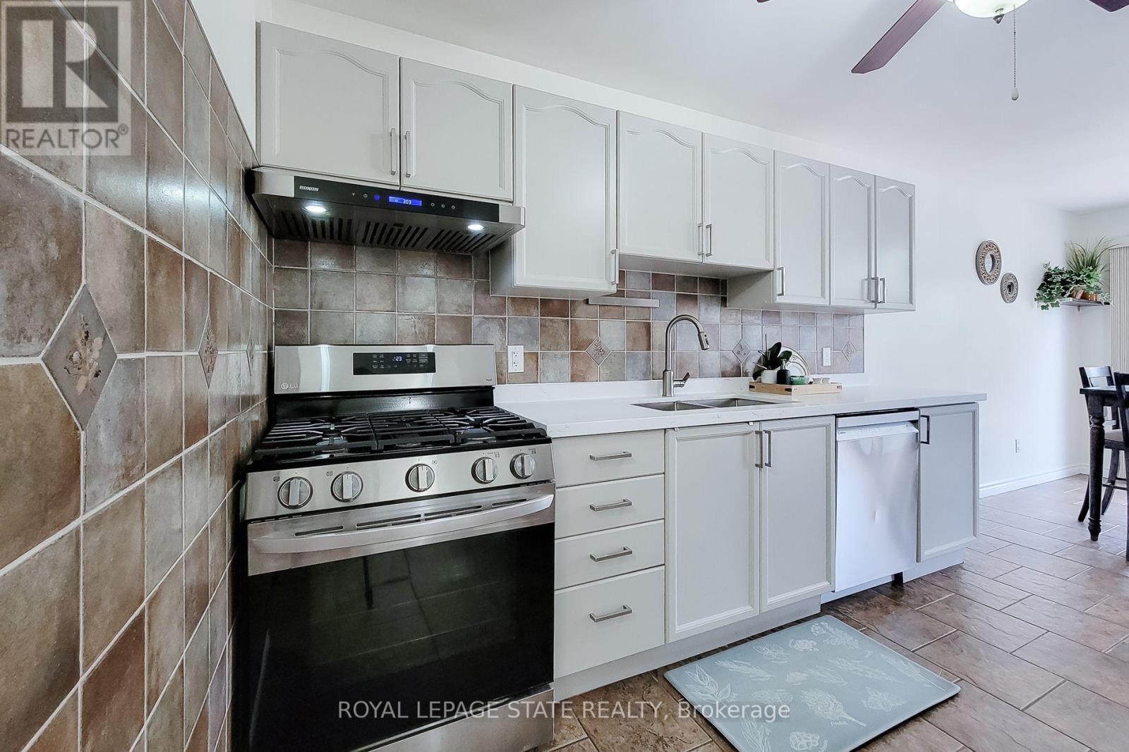 41 Vennio Lane, Hamilton, ON photo 21
