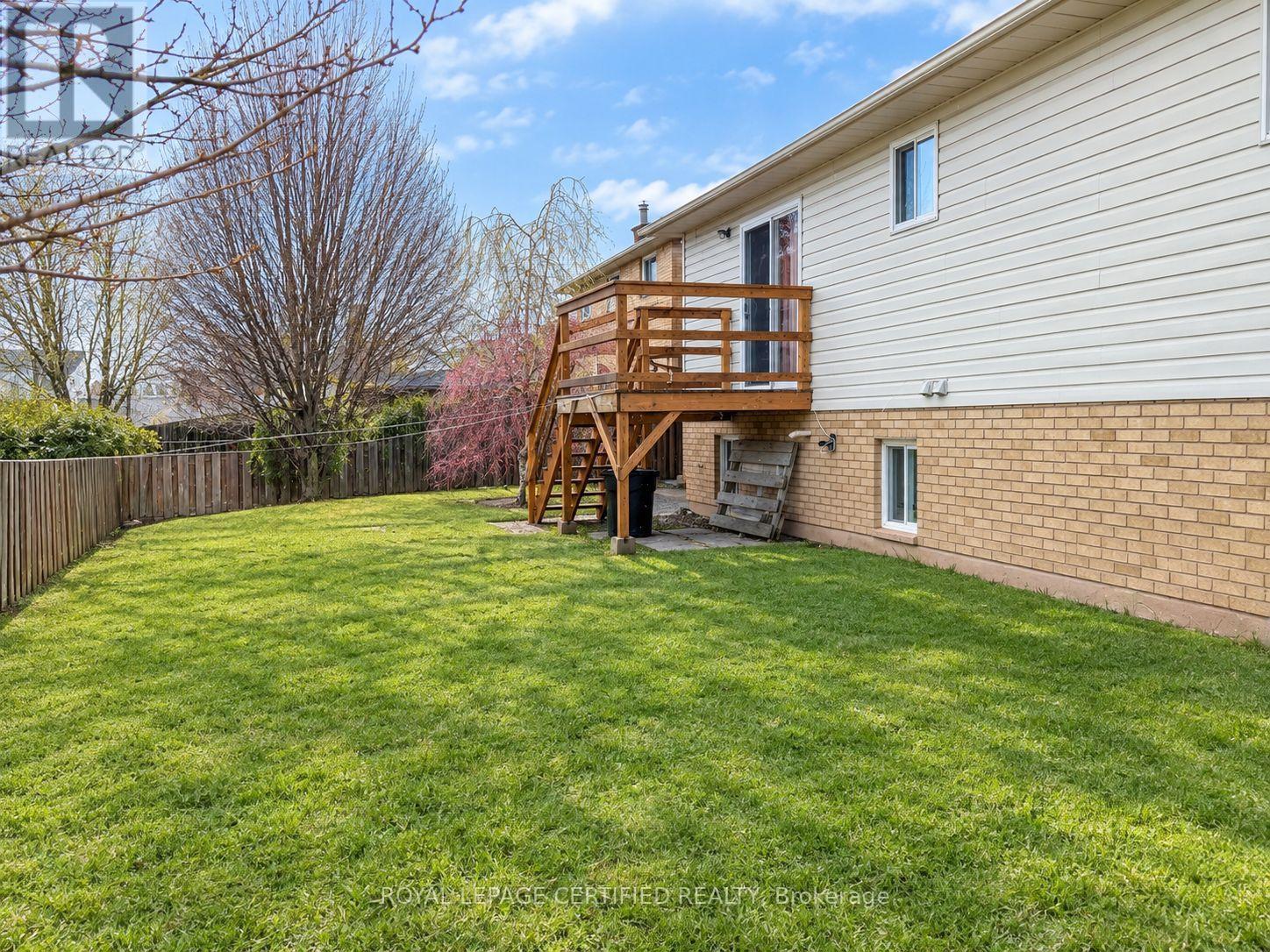 23 HICKORY COURT, Welland (N. Welland) — photo 2