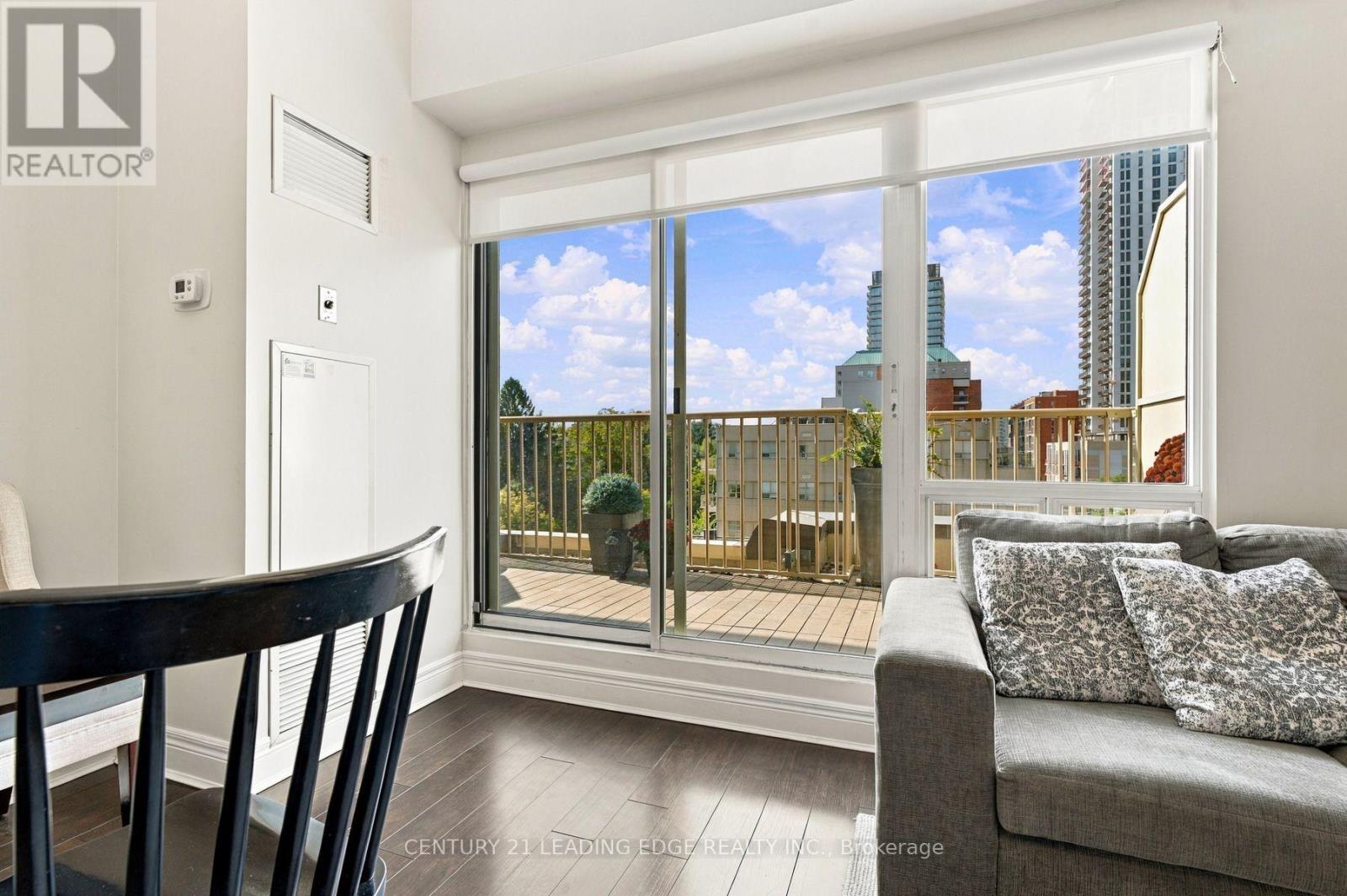 #612 119 MERTON STREET - 19