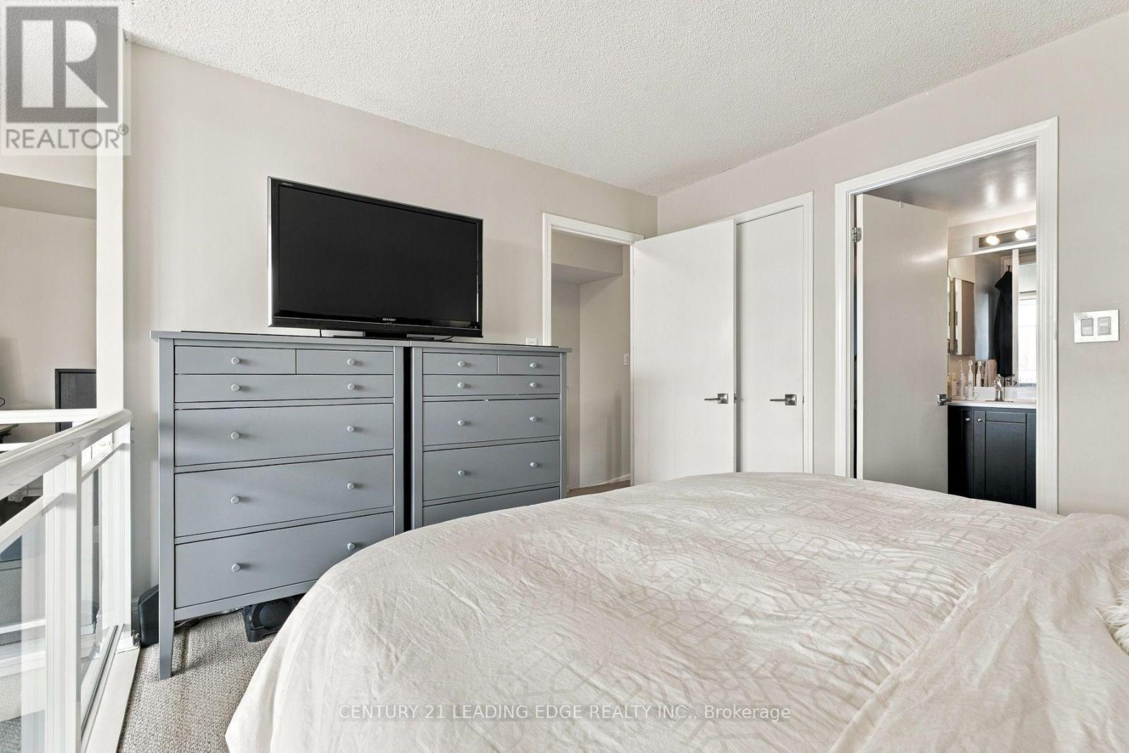 #612 119 MERTON STREET - 29