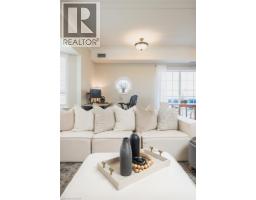 4pc Ensuite bath - 1379 Costigan Road Unit# 310, Milton, ON L9T2K6 Photo 6