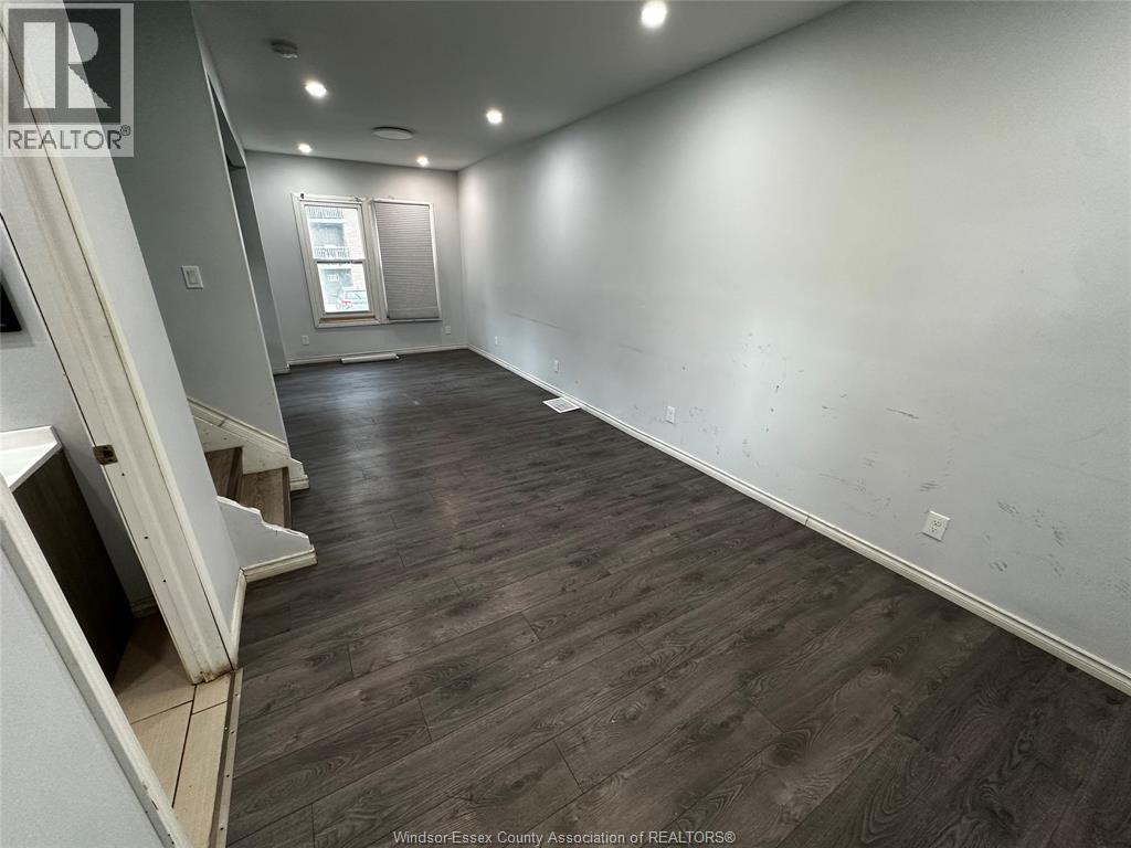 3112 PETER STREET, Windsor