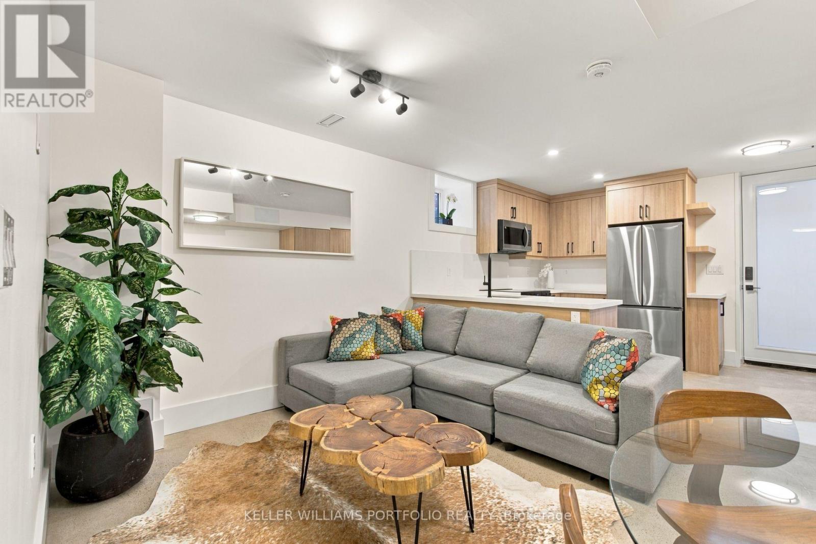 173 Beatrice Street — photo 11